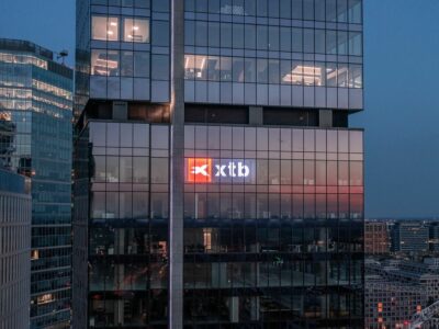 Trimestre de récord para XTB: beneficio neto de 64,4 millones de euros y más de 104.000 nuevos clientes