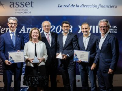Grupo Julià y Montserrat Pons, Directora de Finanzas y Administración de BASF Española, ganadores de los Premios a la Excelencia que otorga la Asociación Española de Financieros de Empresa (ASSET)
