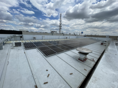 DEKRA ITV Leganés impulsa la sostenibilidad ambiental con energía solar y LED