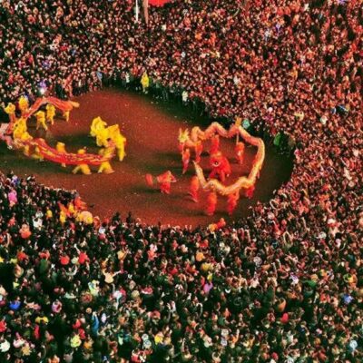 El Festival de los Faroles del Año del Dragón de Zhangjiajie termina mañana con un evento especial