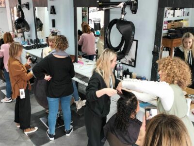 Lino Curly presenta sus nuevos cursos de peluquería: capacitación en métodos de cuidado para el cabello rizado al alcance de todos