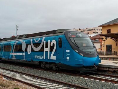 FCH2RAIL, el tren de hidrógeno que marca un futuro más sostenible para el ferrocarril con apoyo de Adif