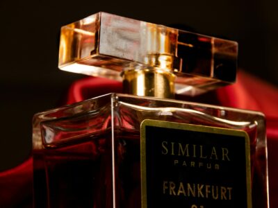 Similar Parfum ofrece los perfumes de lujo perfectos para regalar en Navidad a precios económicos