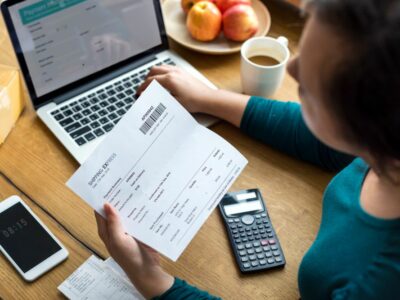 Redkom declara sobre los nuevos plazos y datos relacionados con la factura electrónica en España