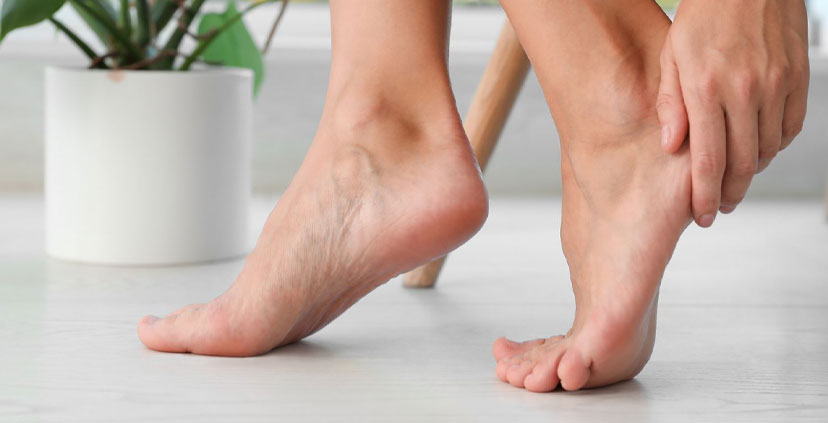 ¿Por qué se acumula queratina en los pies?