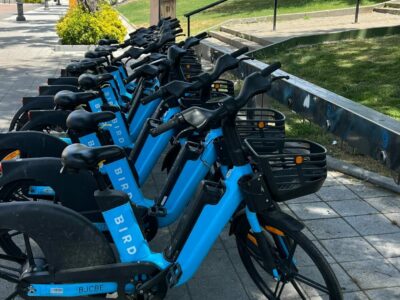 Bird lanza su servicio de bicicletas y patinetes compartidos en Getafe, reforzando la movilidad sostenible en la ciudad