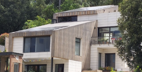 Catalunya consolida el crecimiento del autoconsumo fotovoltaico con un aumento del 38% en potencia instalada en 2024