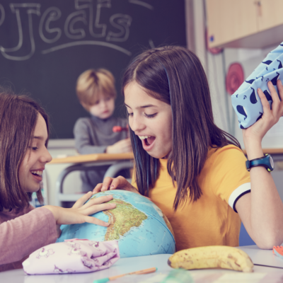 Revolución sostenible en la vuelta al cole: cómo un colegio puede ahorrar 317.000 m² de residuos al año y una familia hasta 170€ por niño con envoltorios reutilizables