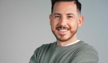 Charly Londono: la historia del coach que ha ayudado a más de 10.000 personas a hablar inglés con confianza