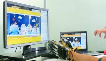 «El éxito de la neurorrehabiltación robótica está en integrar la tecnología dentro de un plan terapéutico individualizado y con la implicación activa del paciente», Sara García Delgado, fisioterapeuta del Hospital Quirónsalud Bizkaia 