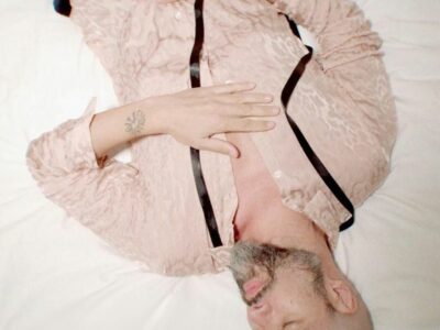 Iván Malagón desnuda su universo creativo con su proyecto musical, «Mala Solo»