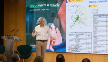 Investigadores, autoridades y profesionales analizan el avance de la influenza aviar en España