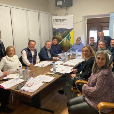 ADEL solicita soluciones urgentes a los cortes de luz e internet tras celebrar su Junta en Cantalojas