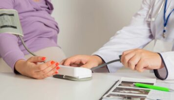 Dr. Santiago Novoa, ginecólogo de Policlínica Gipuzkoa: «El cribado del primer trimestre permite conocer el riesgo de preeclampsia antes de que aparezcan síntomas»