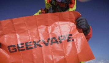Una década hasta la cima del mundo: Geekvape celebra su 10.º aniversario alcanzando la cumbre del Everest