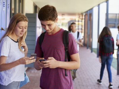 Mensajes efímeros, un riesgo persistente en el entorno digital de los menores