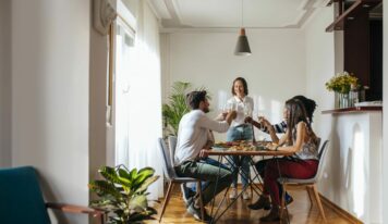 Comer pescados y mariscos produce felicidad, según Pesca España
