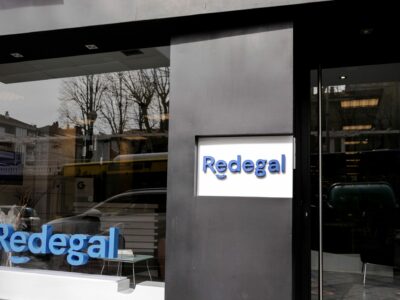Los accionistas de referencia de Redegal redoblan su apuesta por la tecnológica