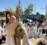 La fe toma las calles de Parla: el Obispo Auxiliar de Getafe preside el Corpus del Colegio Juan Pablo II