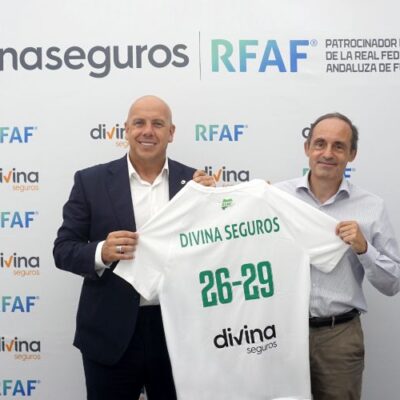 <div>La Real Federación Andaluza de Fútbol «se viste» de Divina Seguros</div>