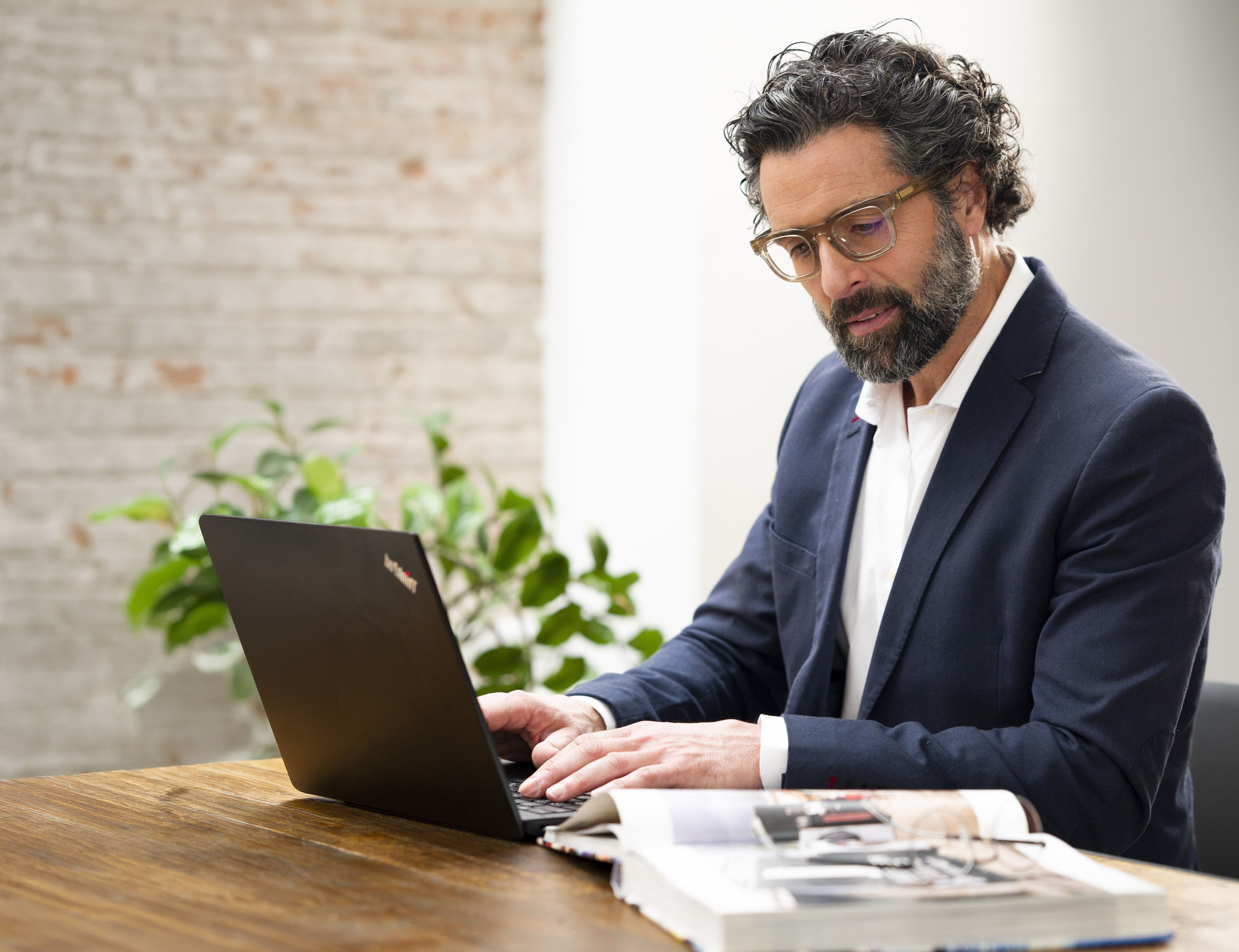 PRATS refuerza su apuesta por las lentes ocupacionales con VIMAX Work Tool