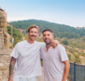 Jordi Alba y Guti organizan una concentración previa a ELCLÁSICO en Puertomingalvo a través de Airbnb