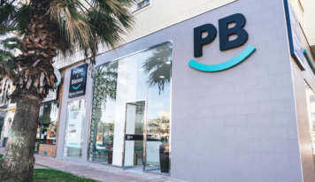 La clínica dental Peláez & Blanco amplía sus instalaciones con nuevo local en la avenida de Elvas de Badajoz